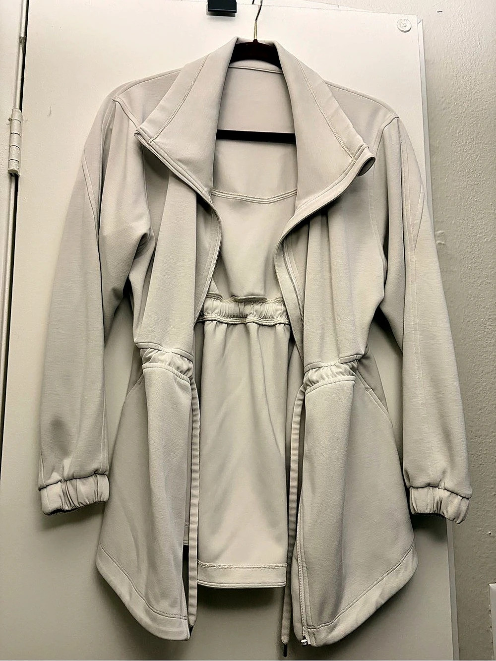 lululemon Cinchable Warmth Jacket Women's Utility Jacket Size 6